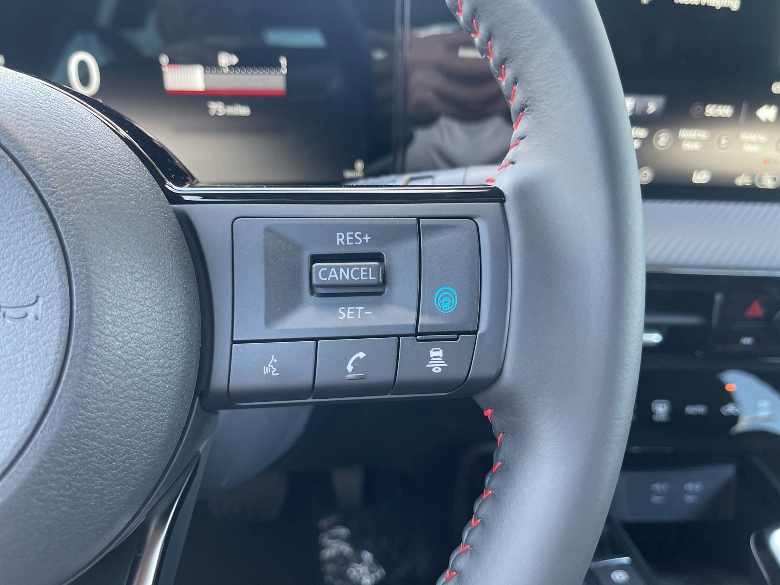 New 2026 Nissan Kicks SR w/ Cold Weather Package image 33