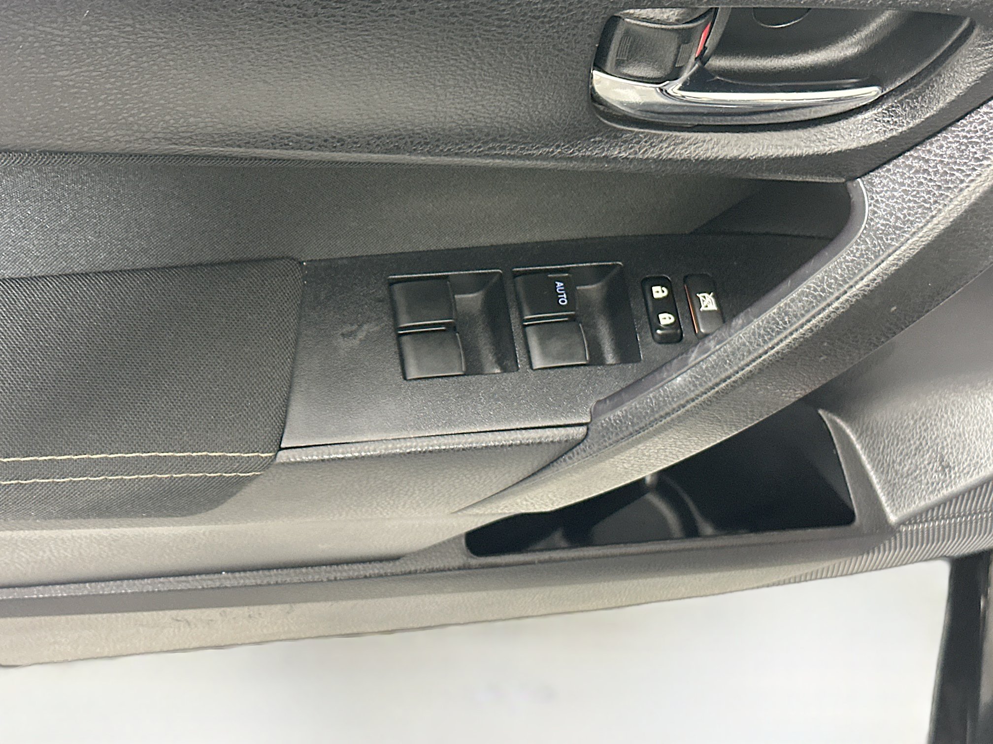 Used 2019 Toyota Corolla LE FWD image 14