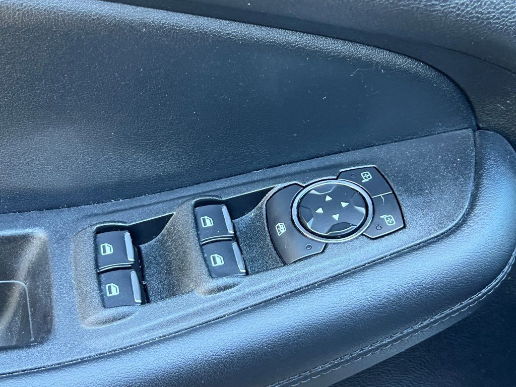 Used 2022 Ford Edge SEL image 15