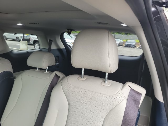 Certified 2025 Kia Carnival SX Prestige FWD image 19