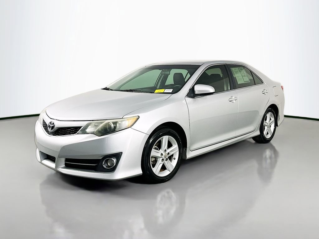 Used 2012 Toyota Camry SE FWD image 3