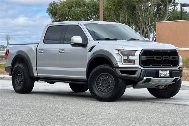 Used 2019 Ford F150 Raptor w/ Equipment Group 802A Luxury image 2