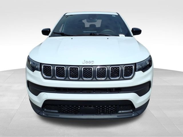 Used 2023 Jeep Compass Sport image 12