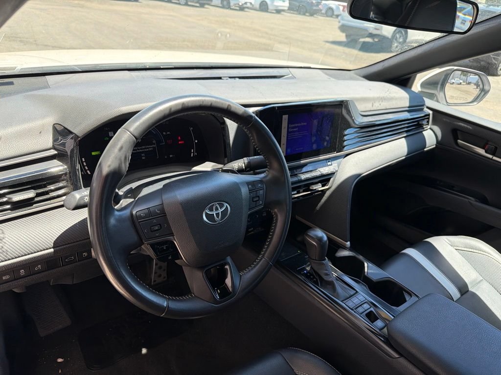 Used 2025 Toyota Camry SE FWD image 7