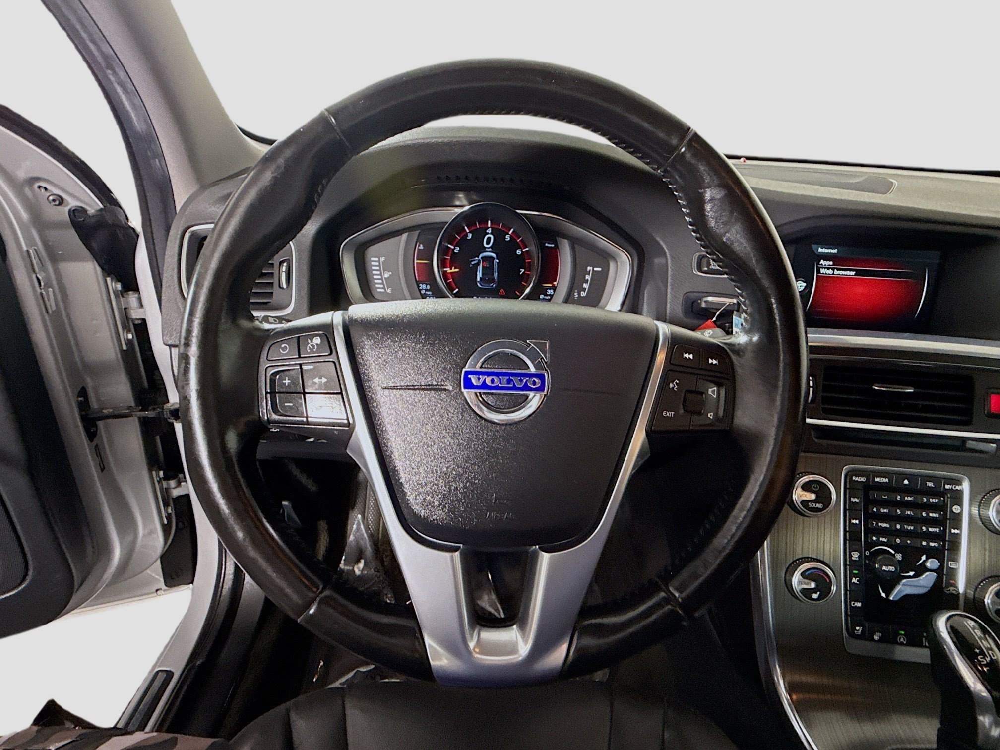 Used 2016 Volvo V60 T5 Platinum w/ Climate Package FWD image 13