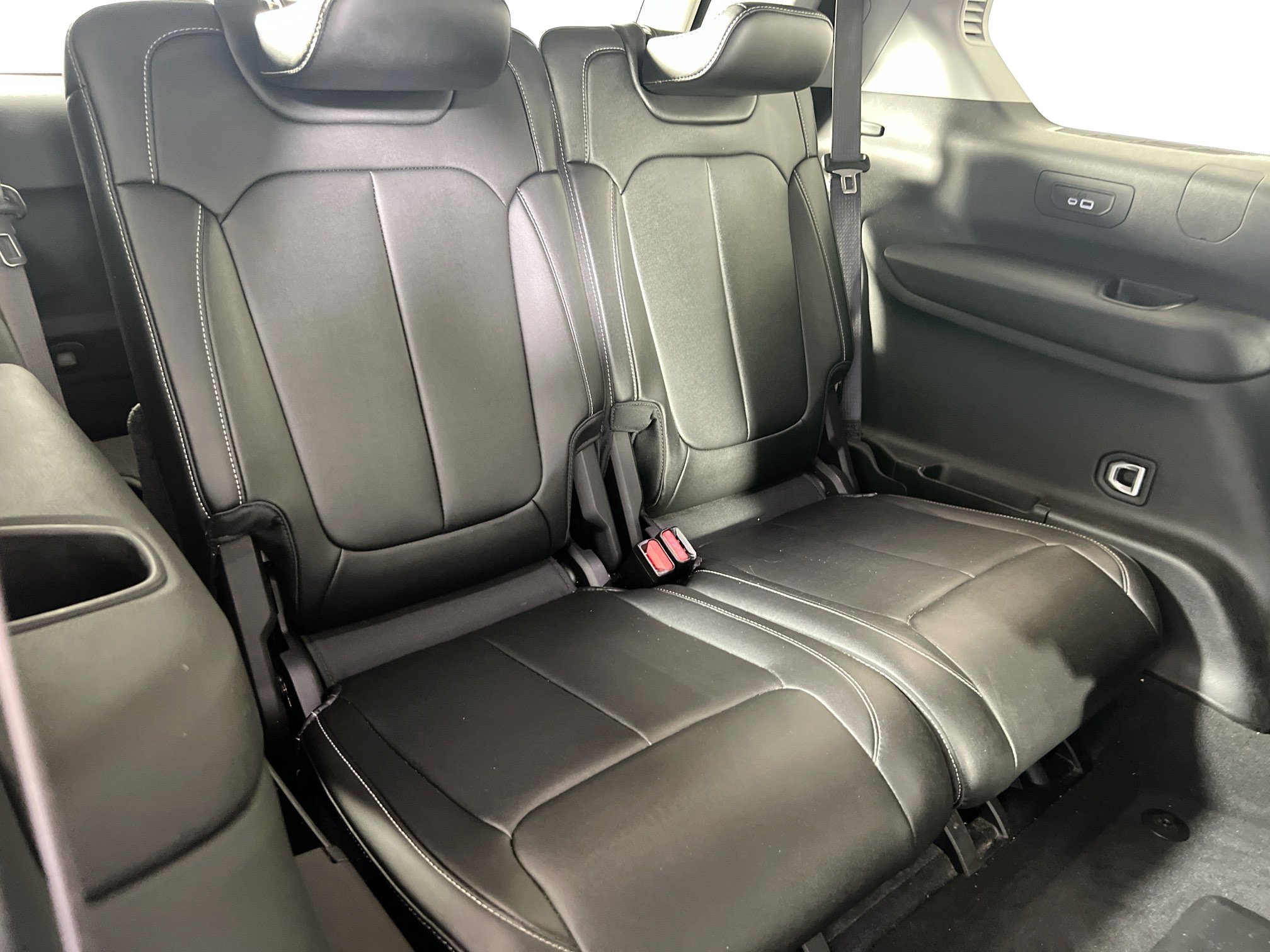 Used 2024 Jeep Grand Cherokee L Limited AWD/4WD image 28