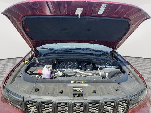 New 2025 Jeep Grand Cherokee L Limited w/ Luxury Tech Group II image 15