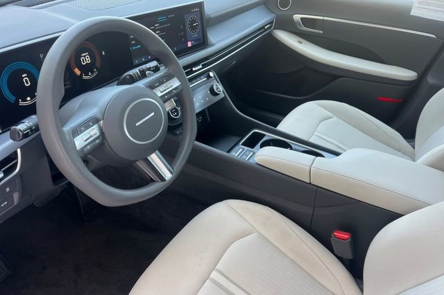 Used 2025 Hyundai Sonata SEL FWD image 10