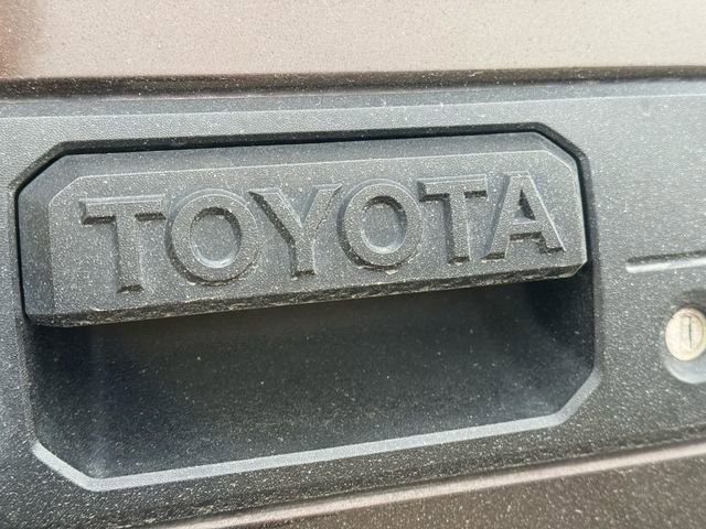 Used 2019 Toyota Tundra Limited w/ Limited Premium Package image 9