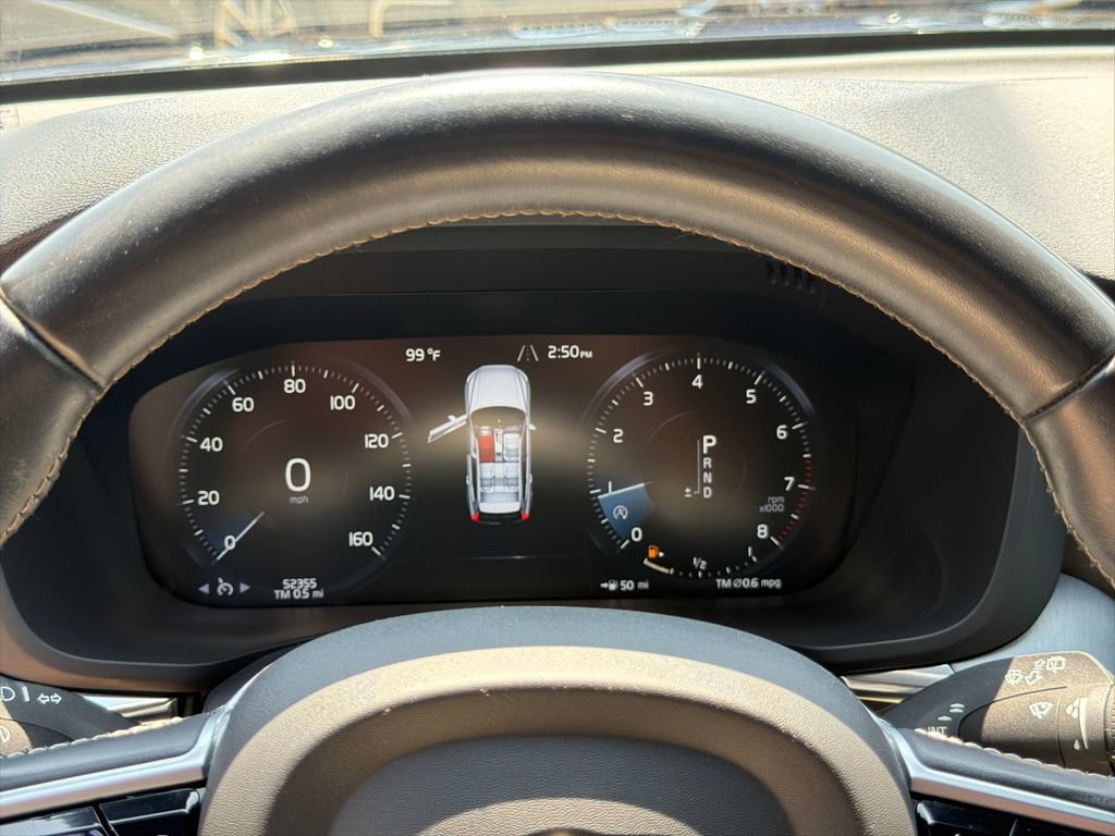 Used 2020 Volvo XC60 T6 Momentum AWD/4WD image 27