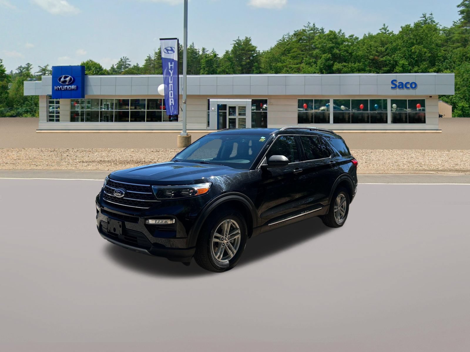 Used 2024 Ford Explorer XLT w/ Equipment Group 202A AWD/4WD image 2