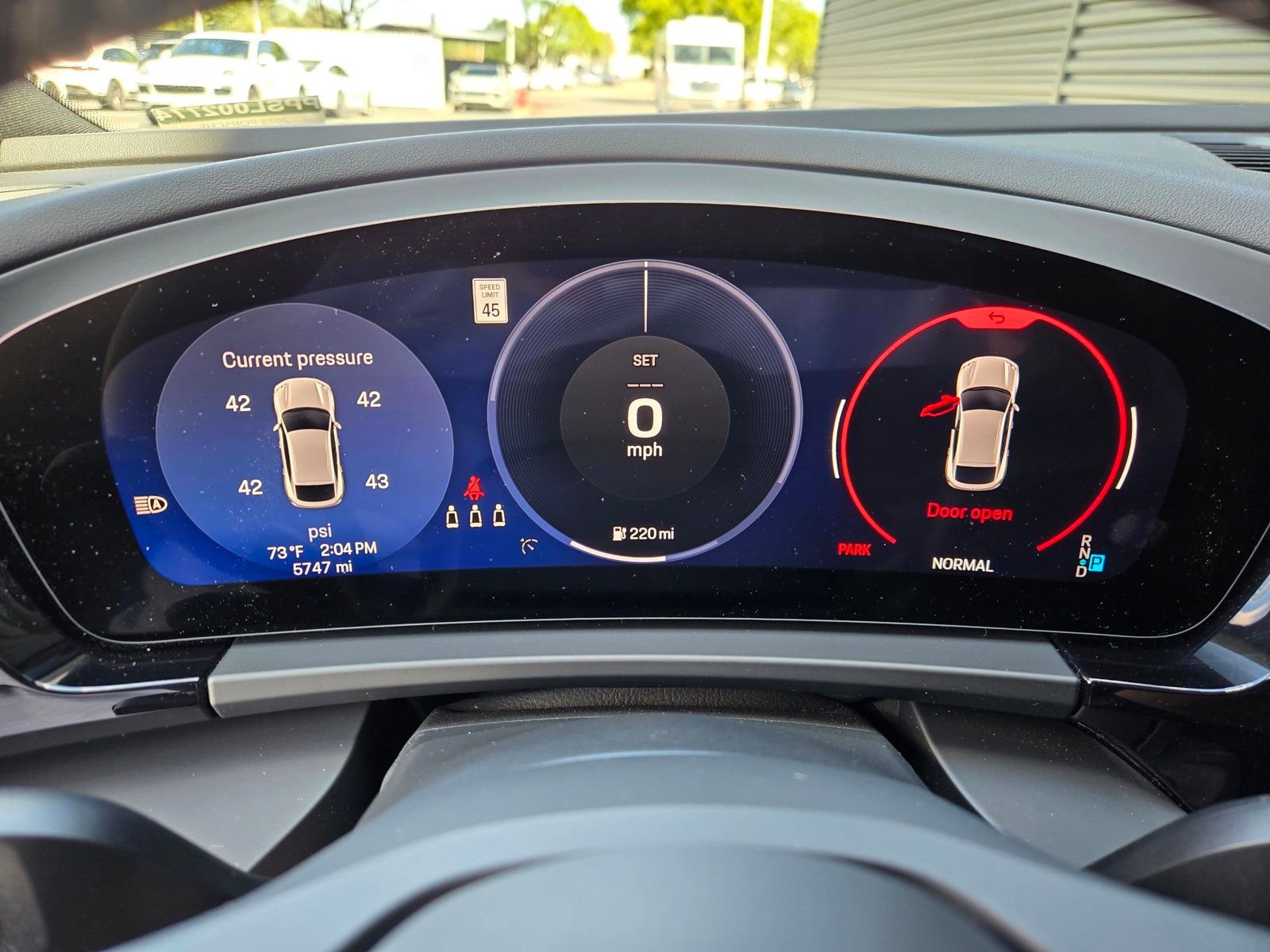 Certified 2025 Porsche Macan 4 Electric AWD/4WD image 25