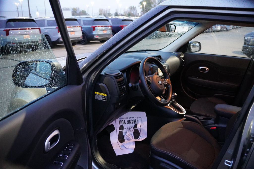 Used 2018 Kia Soul FWD image 14