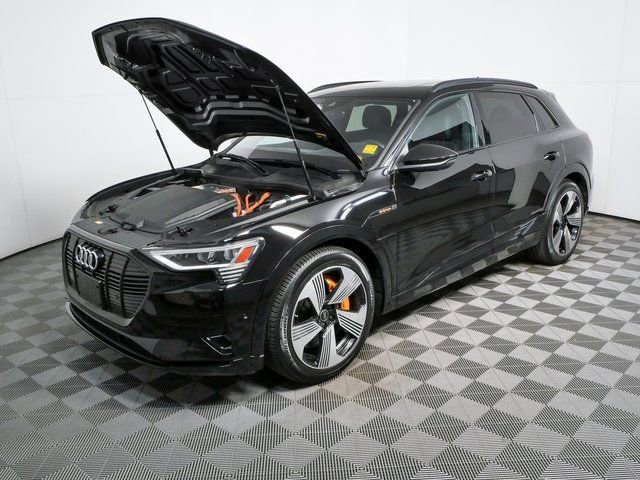 Certified 2022 Audi e-tron Premium Plus w/ Premium Plus Package image 34
