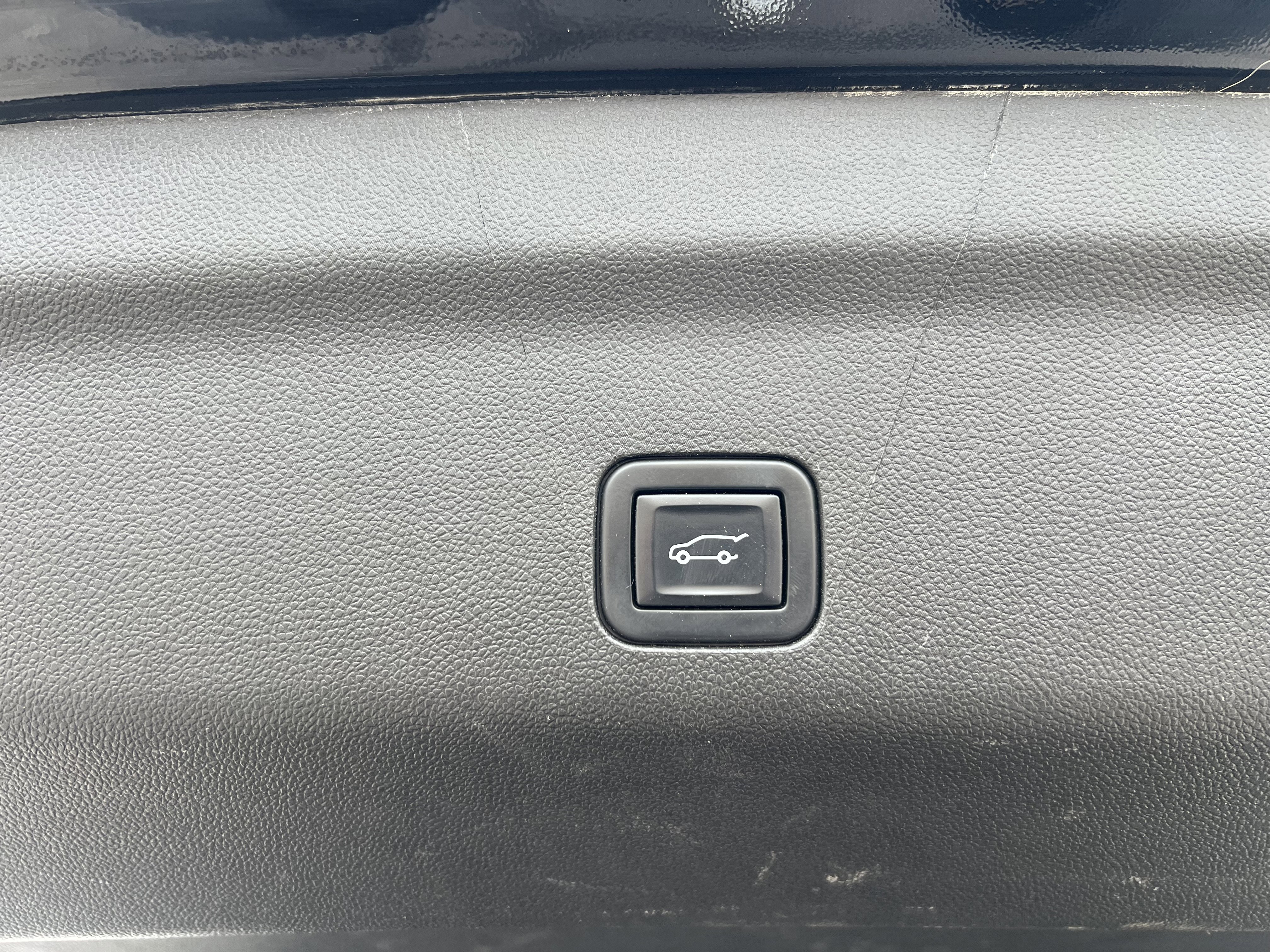 Certified 2022 Chevrolet Suburban Z71 w/ Z71 Off-Road Package image 12