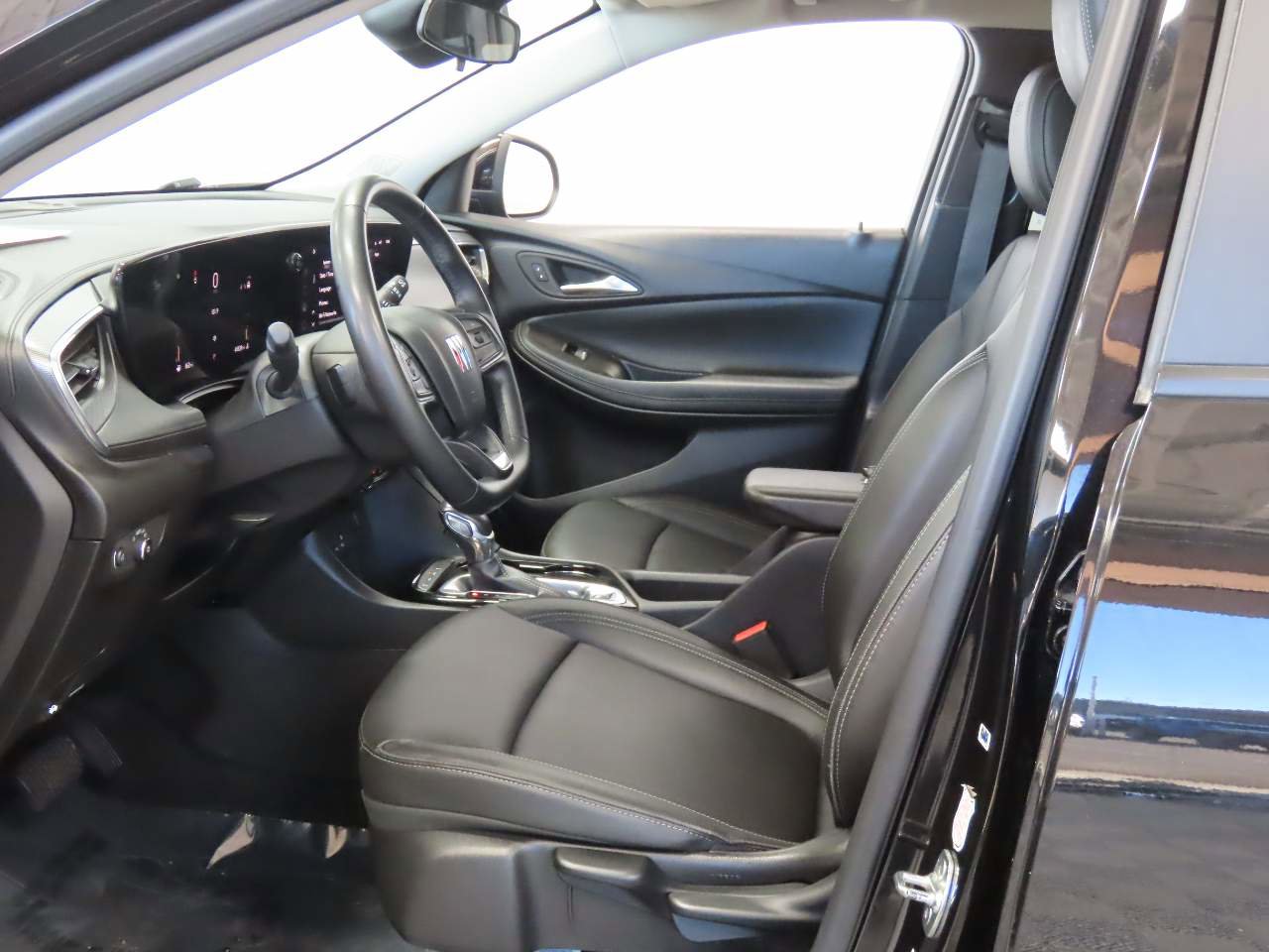 Used 2024 Buick Encore GX Sport Touring image 16