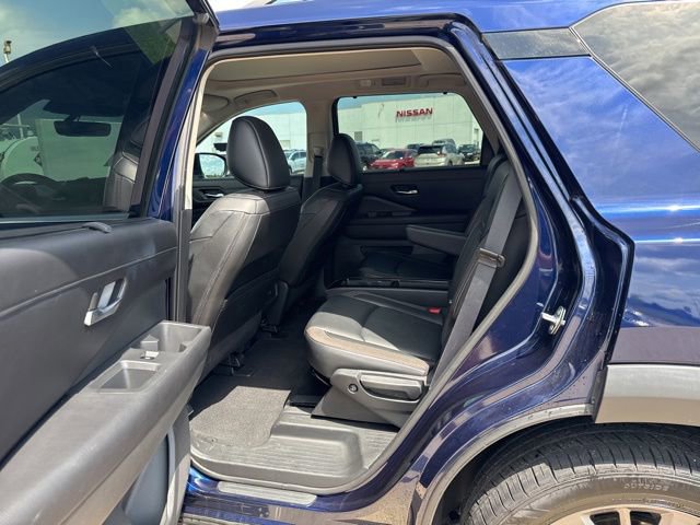 Used 2023 Nissan Pathfinder SL w/ SL Premium Package FWD image 26