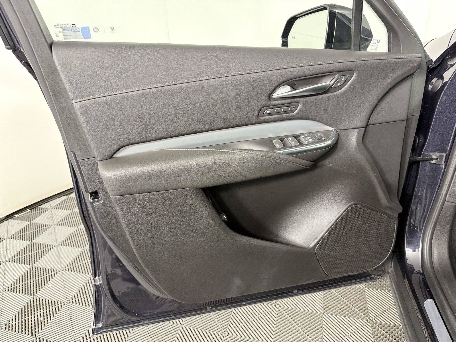 Certified 2023 Cadillac XT4 Premium Luxury AWD/4WD image 8