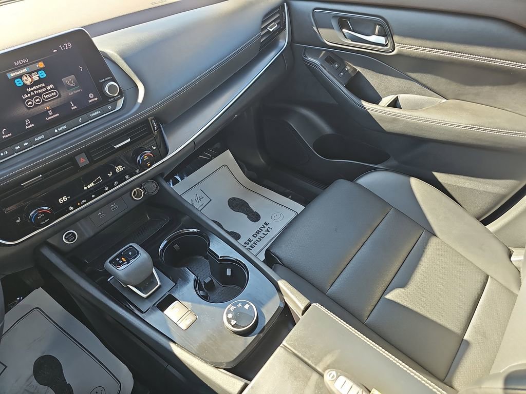 Used 2022 Nissan Rogue SV w/ SV Premium Package image 29