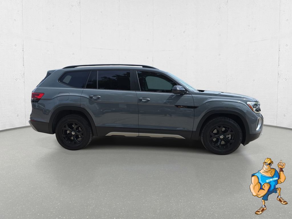 Used 2024 Volkswagen Atlas Peak Edition SE AWD/4WD image 4