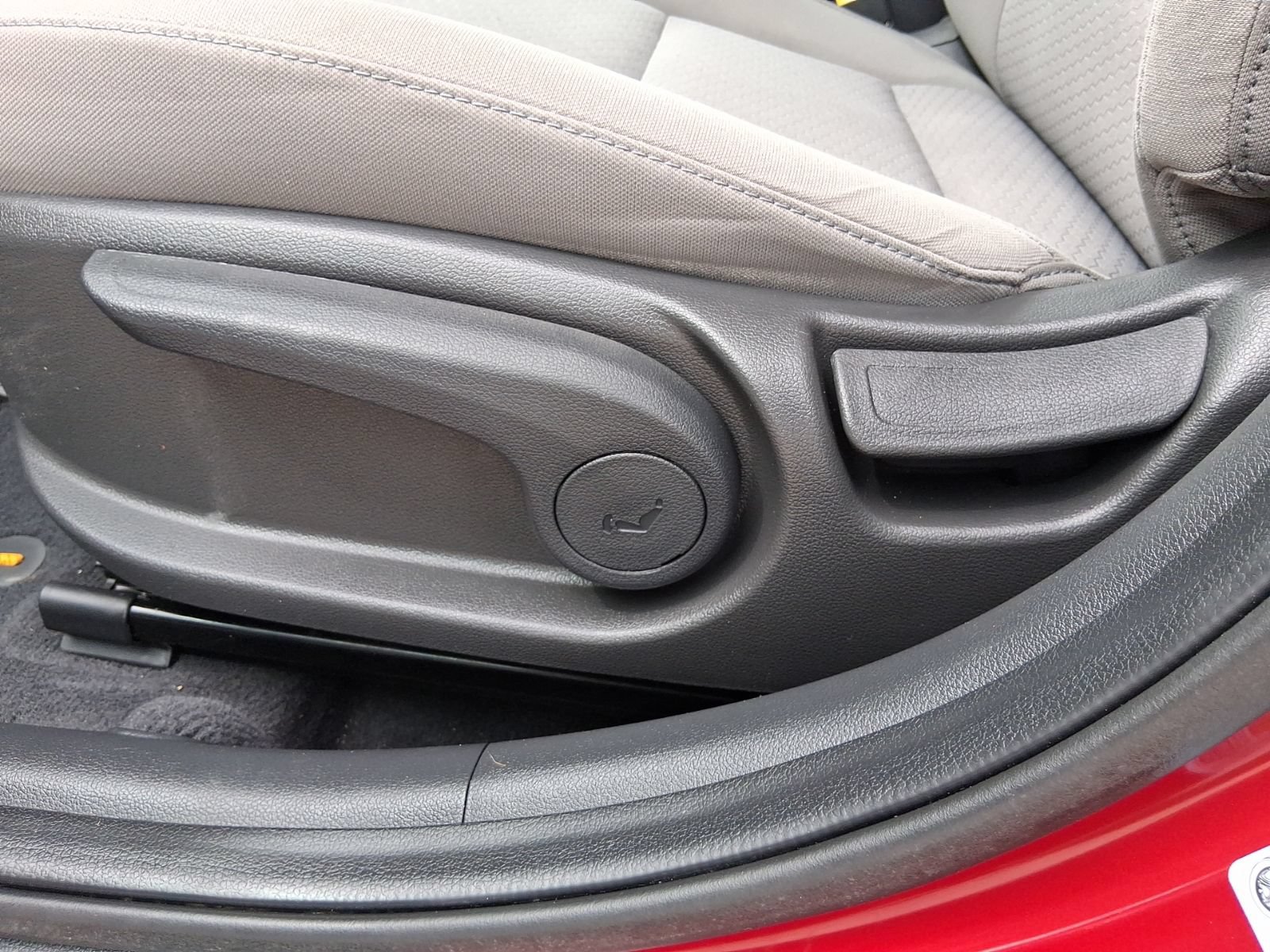 Used 2020 Hyundai Elantra SE FWD image 7