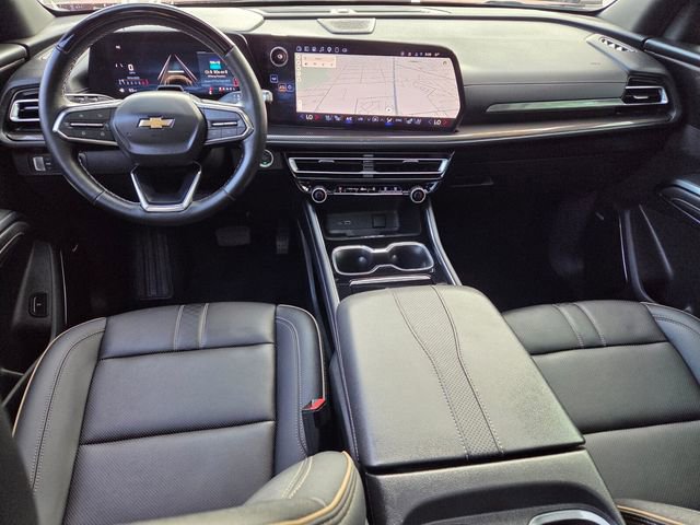 Used 2025 Chevrolet Traverse High Country FWD image 17
