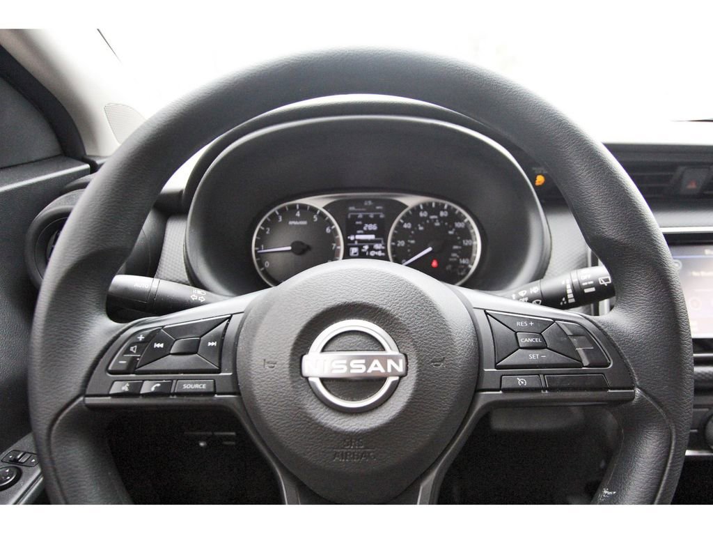 Used 2024 Nissan Kicks S image 9