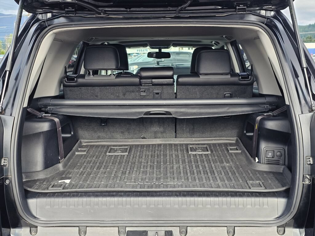 Used 2018 Toyota 4Runner SR5 Premium AWD/4WD image 8