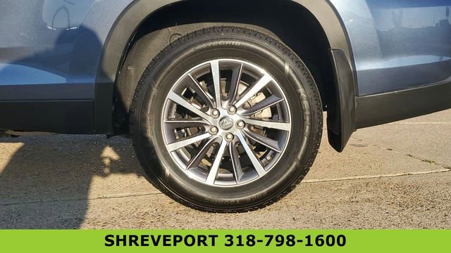 Used 2019 Toyota Highlander XLE FWD image 18