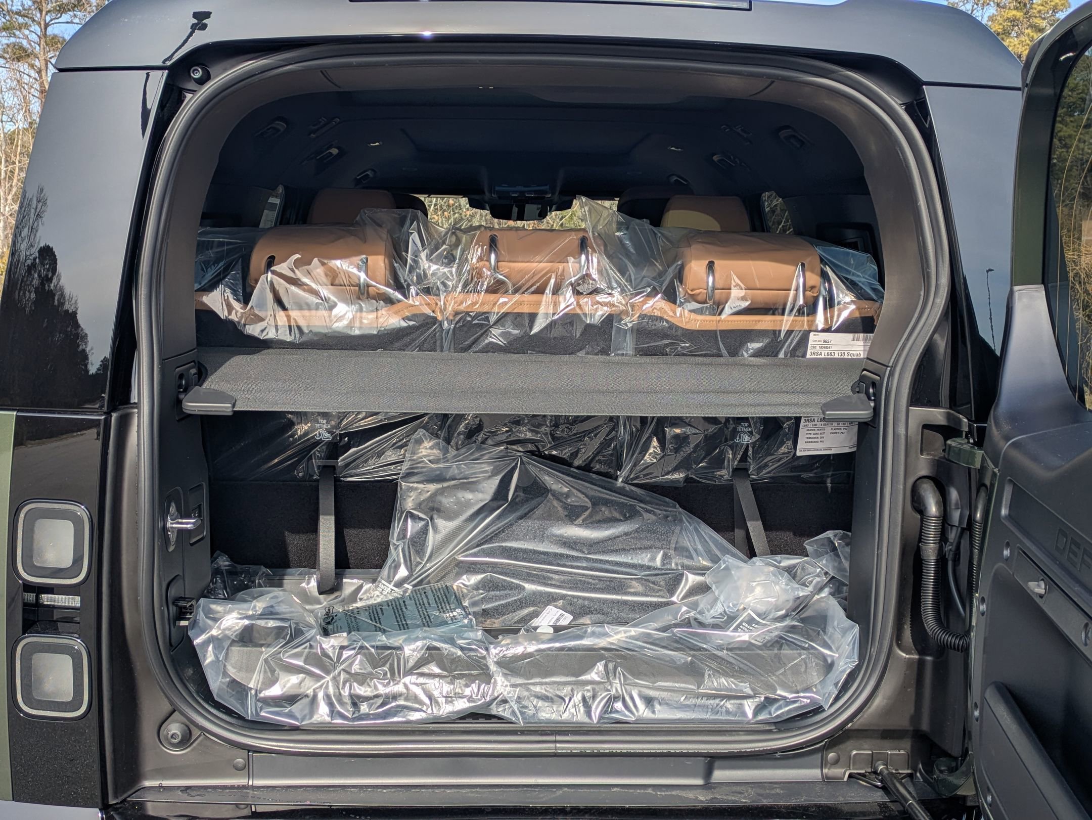 New 2026 Land Rover Defender 130 X-Dynamic SE image 28