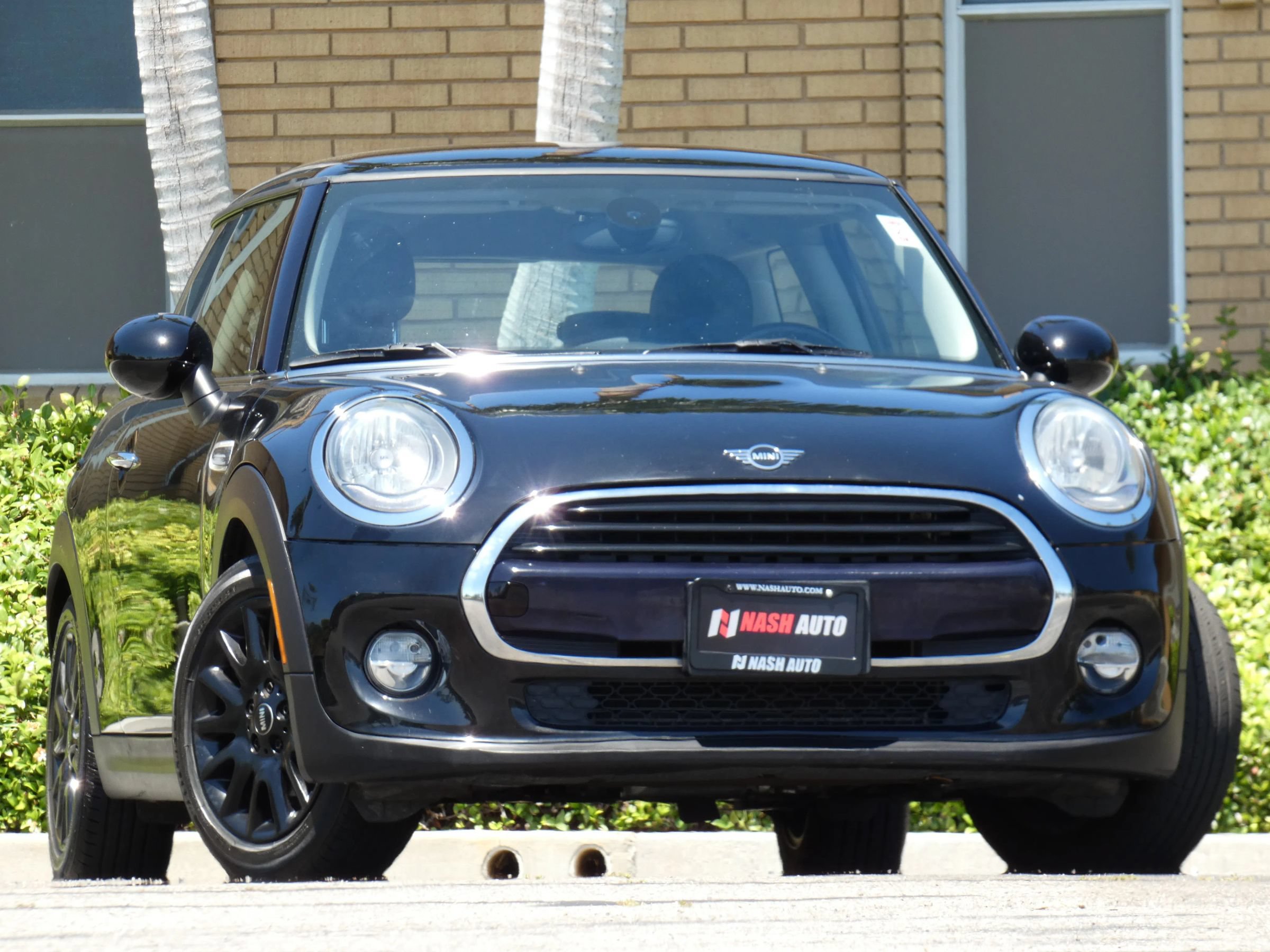 Used 2018 MINI Cooper 2-Door Hardtop FWD image 3