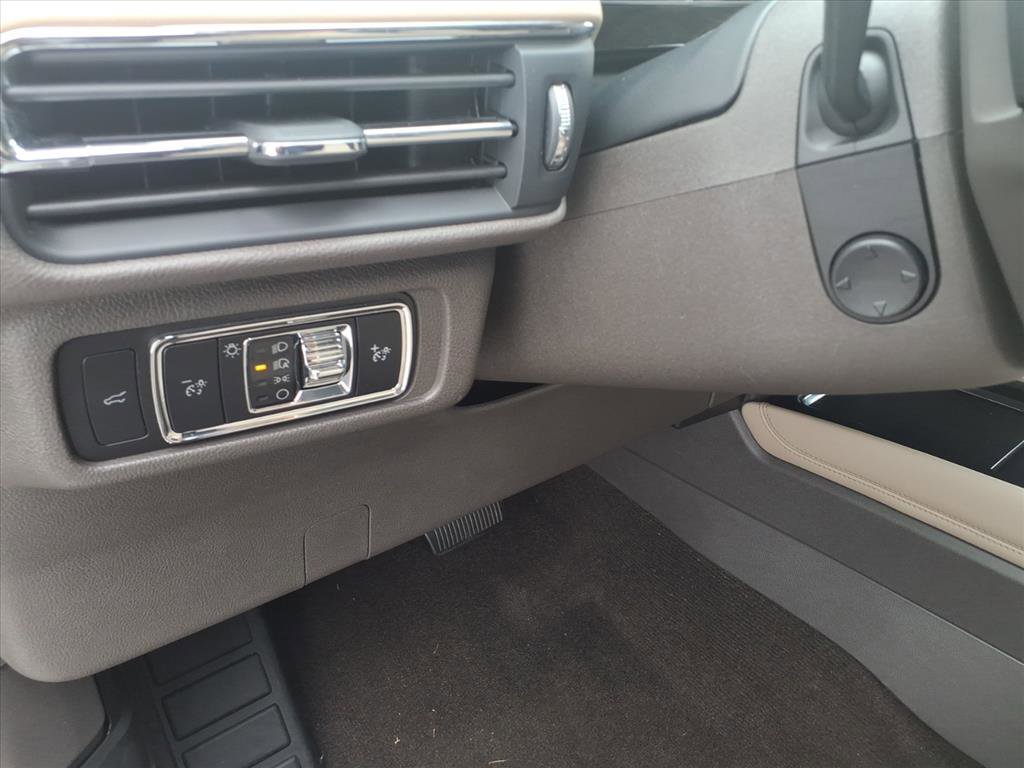 Certified 2023 Lincoln Corsair AWD w/ Equipment Group 101A image 13