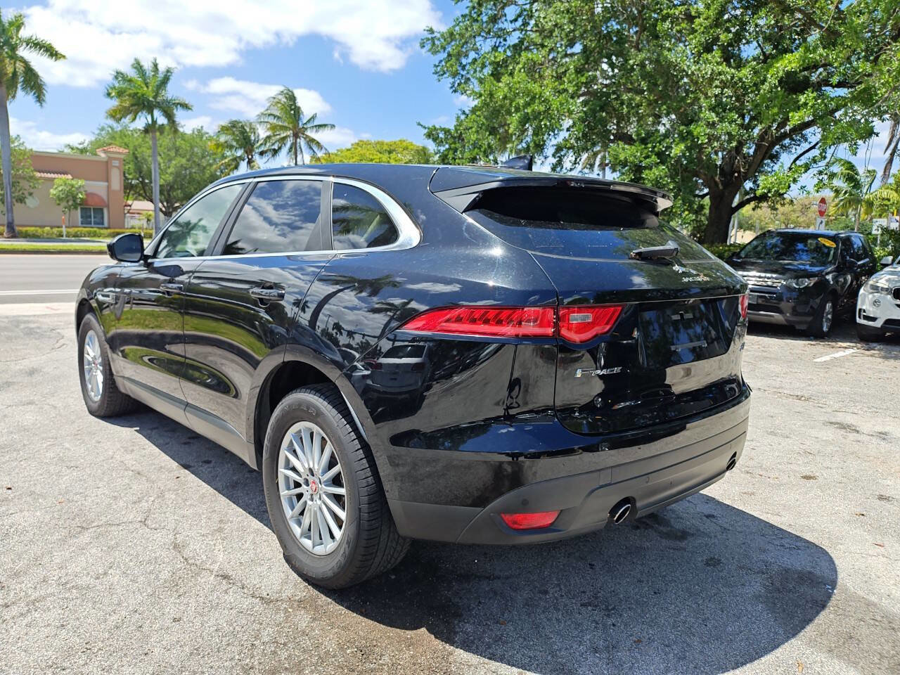 Used 2019 Jaguar F-PACE AWD/4WD image 6
