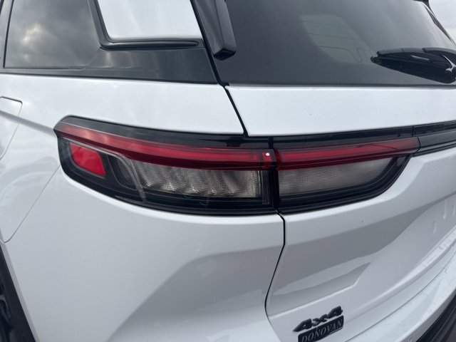 Used 2023 Jeep Grand Cherokee Limited w/ Black Appearance Package image 24