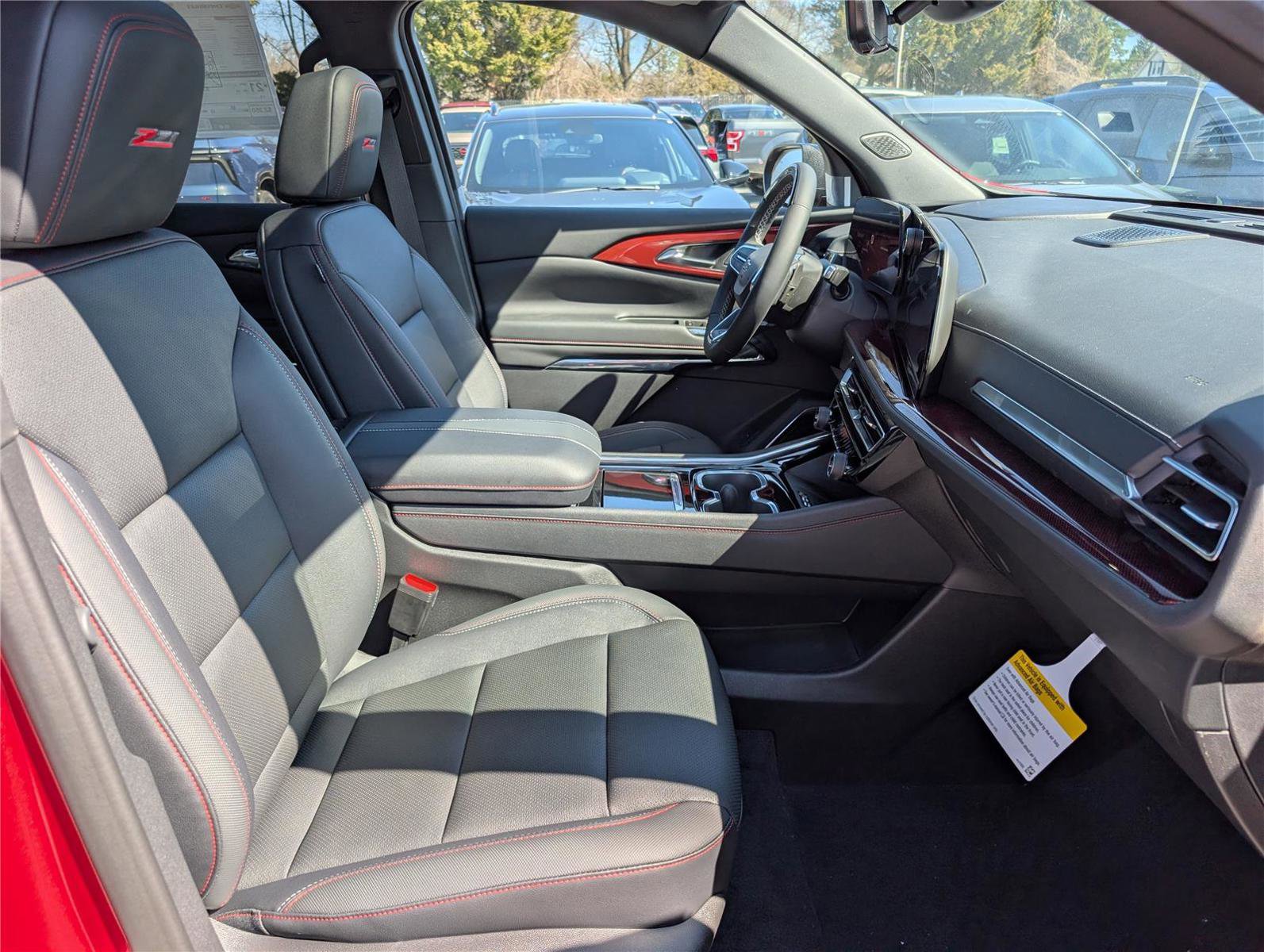 New 2026 Chevrolet Traverse Z71 w/ Enhanced Driving Package AWD/4WD image 8