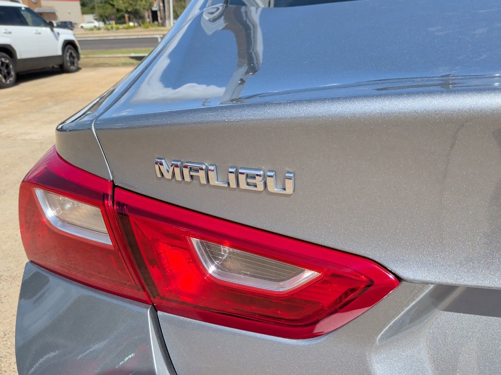 Used 2025 Chevrolet Malibu LT FWD image 39