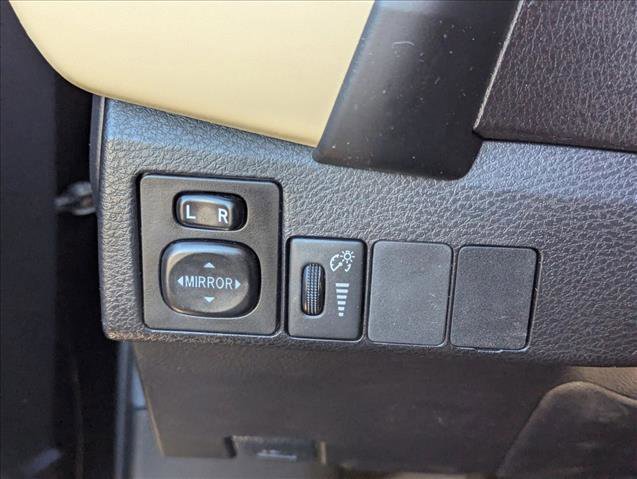 Used 2019 Toyota Corolla LE image 14