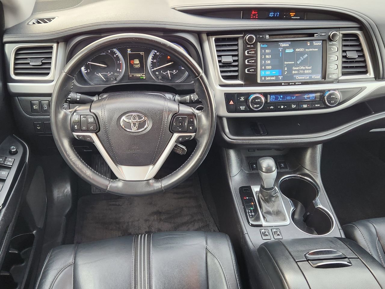 Used 2017 Toyota Highlander SE image 26