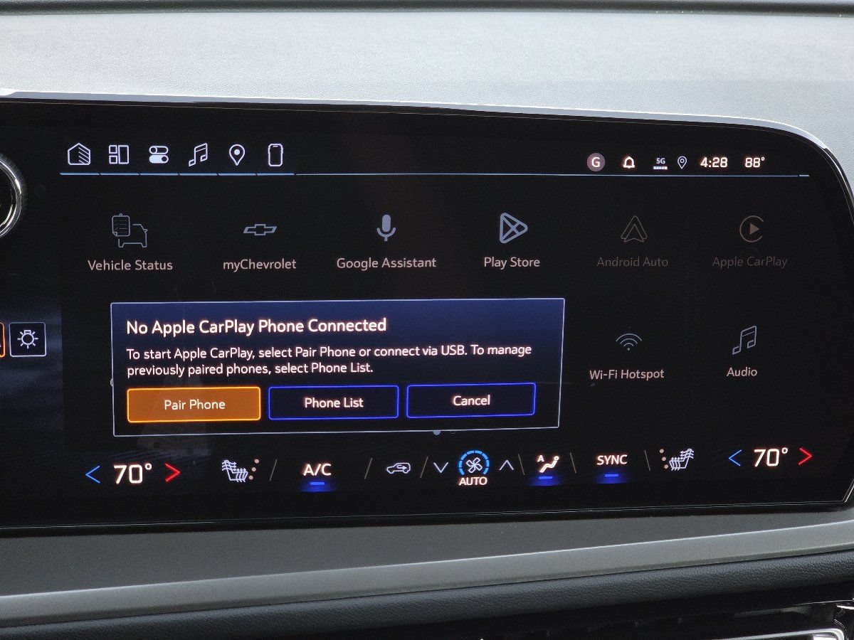 New 2027 Chevrolet Traverse LT w/ Sun and Wheel Package FWD image 5