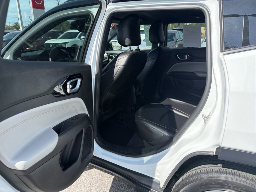 Used 2024 Jeep Compass Limited image 18