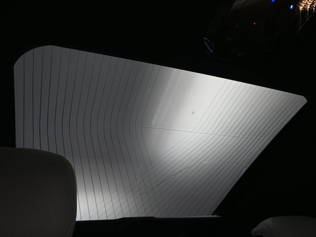 Used 2023 BMW 740i image 27