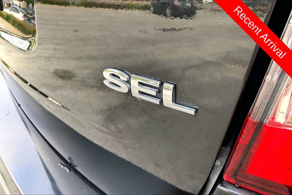 Used 2013 Ford Edge SEL image 24