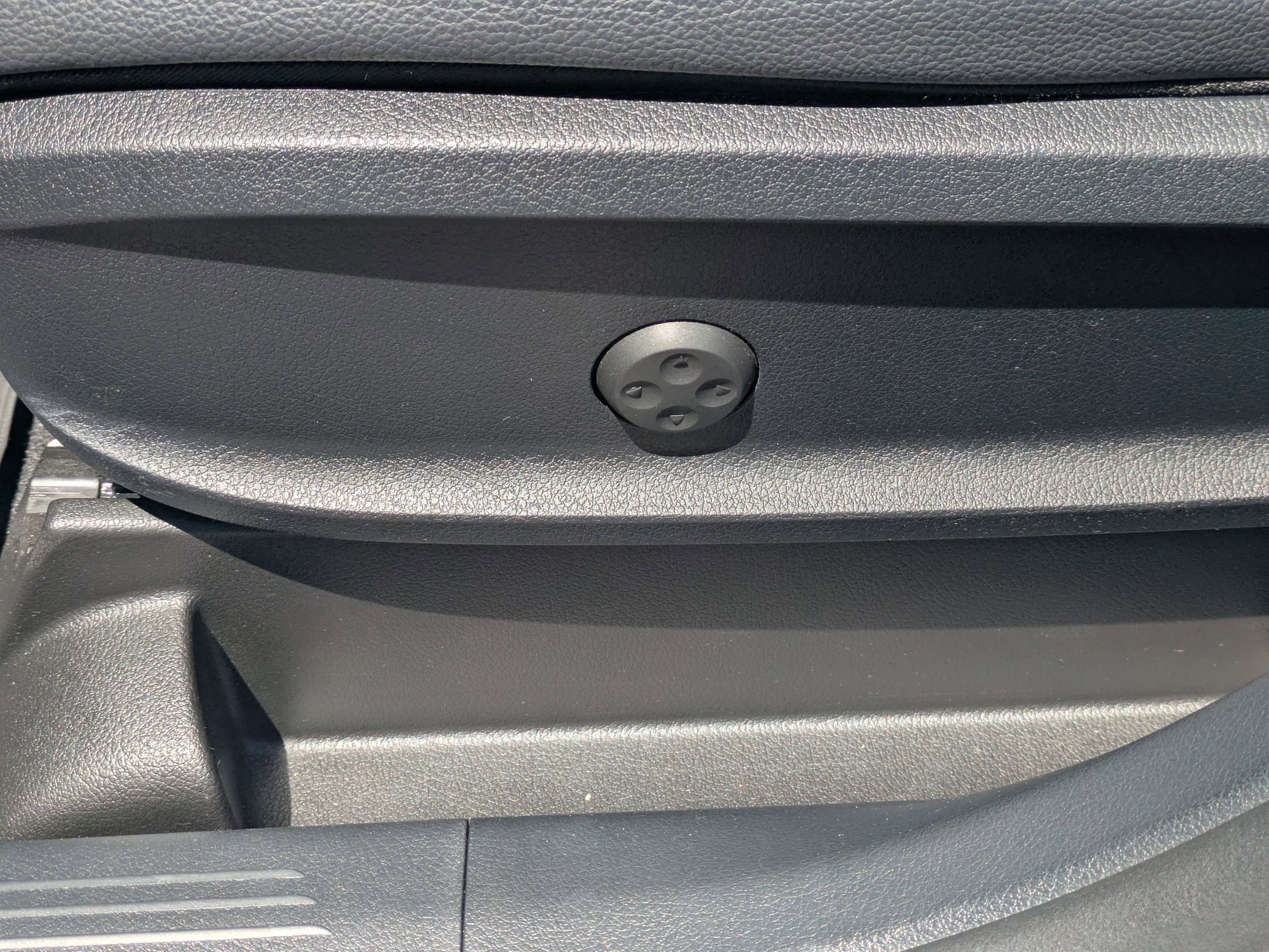 Used 2023 Mercedes-Benz GLB 250 image 14