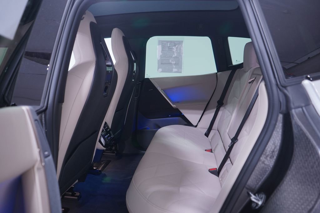 Used 2026 BMW iX xDrive60 image 9