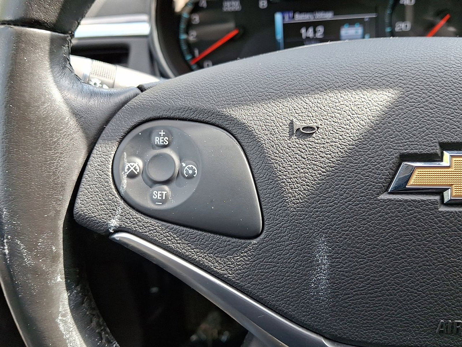 Used 2018 Chevrolet Impala LT image 17