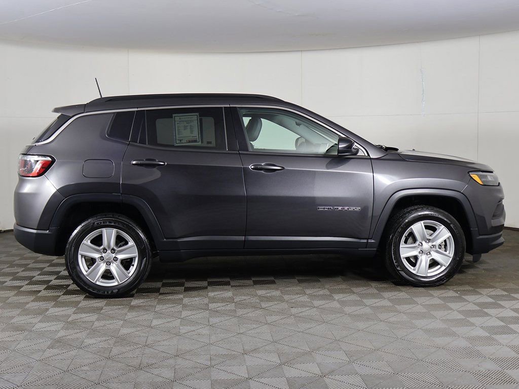 Used 2022 Jeep Compass Latitude image 15