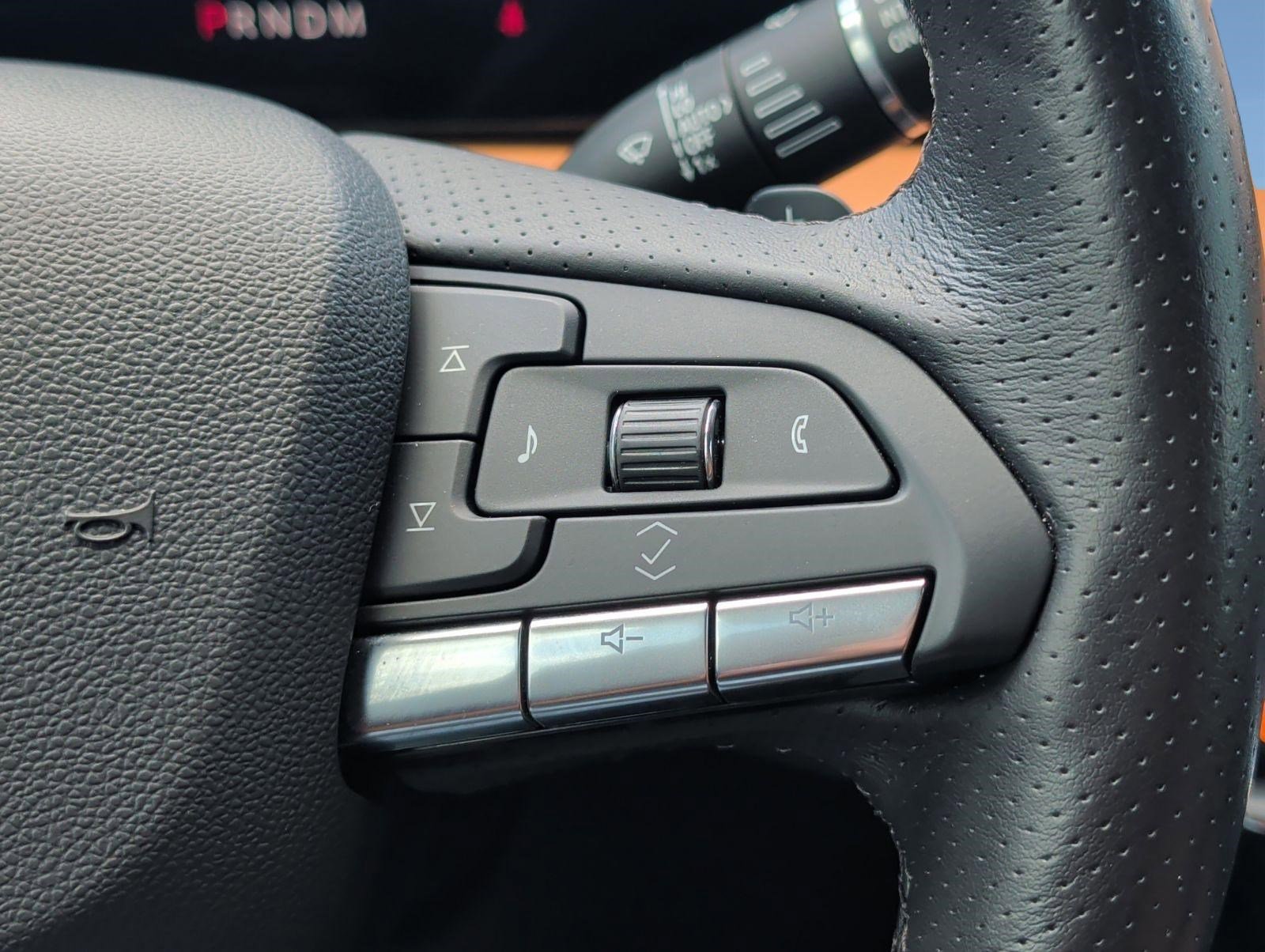 Used 2025 Cadillac XT4 Sport w/ LPO, Onyx Lite Package FWD image 15