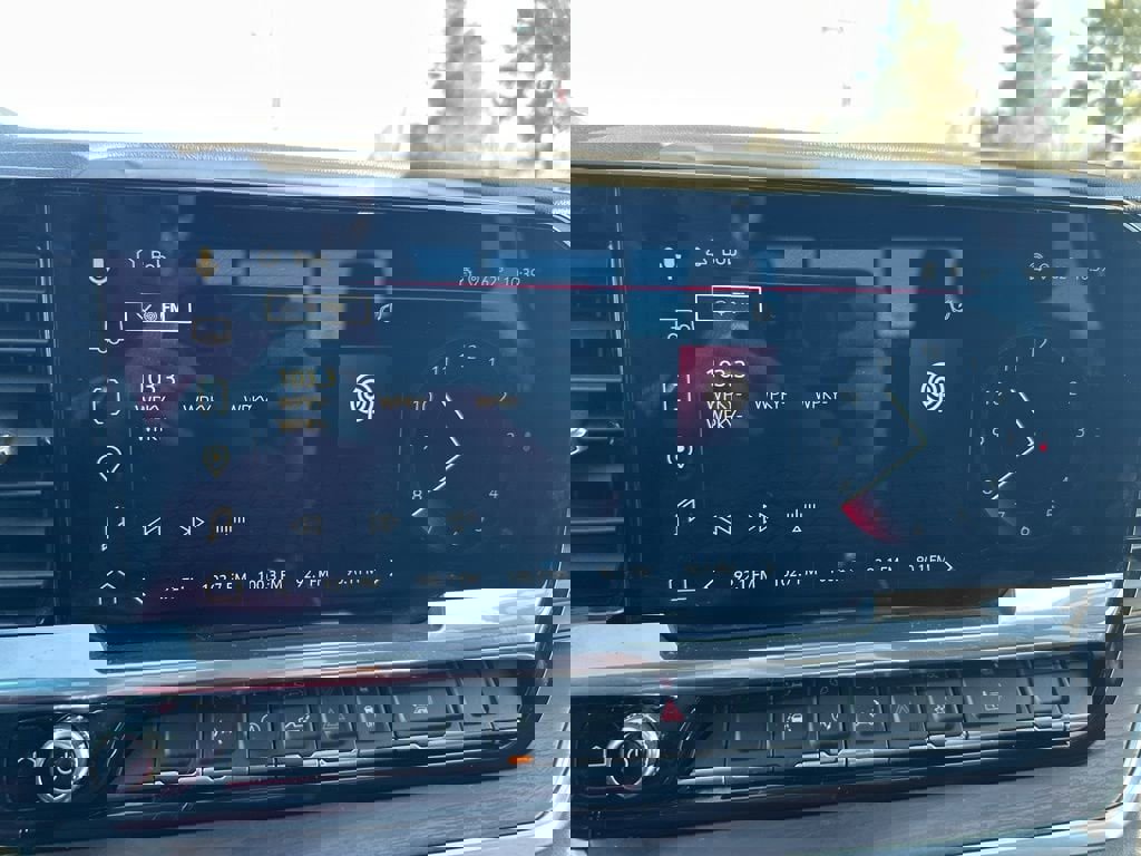 Used 2022 GMC Sierra 1500 SLT w/ SLT Convenience Package image 25