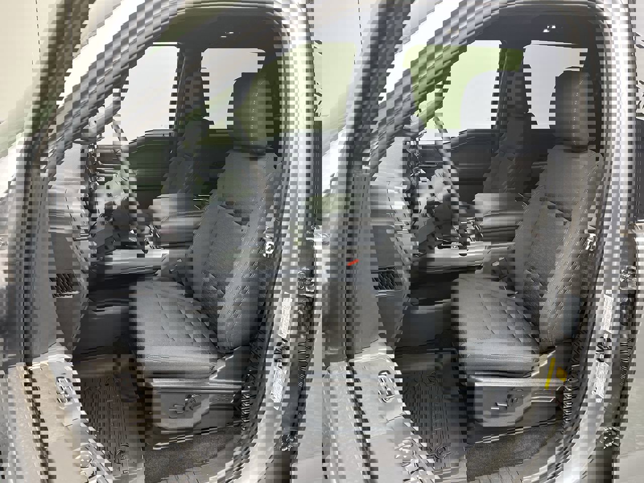 New 2025 Ford F150 XLT w/ Equipment Group 302A MID image 9