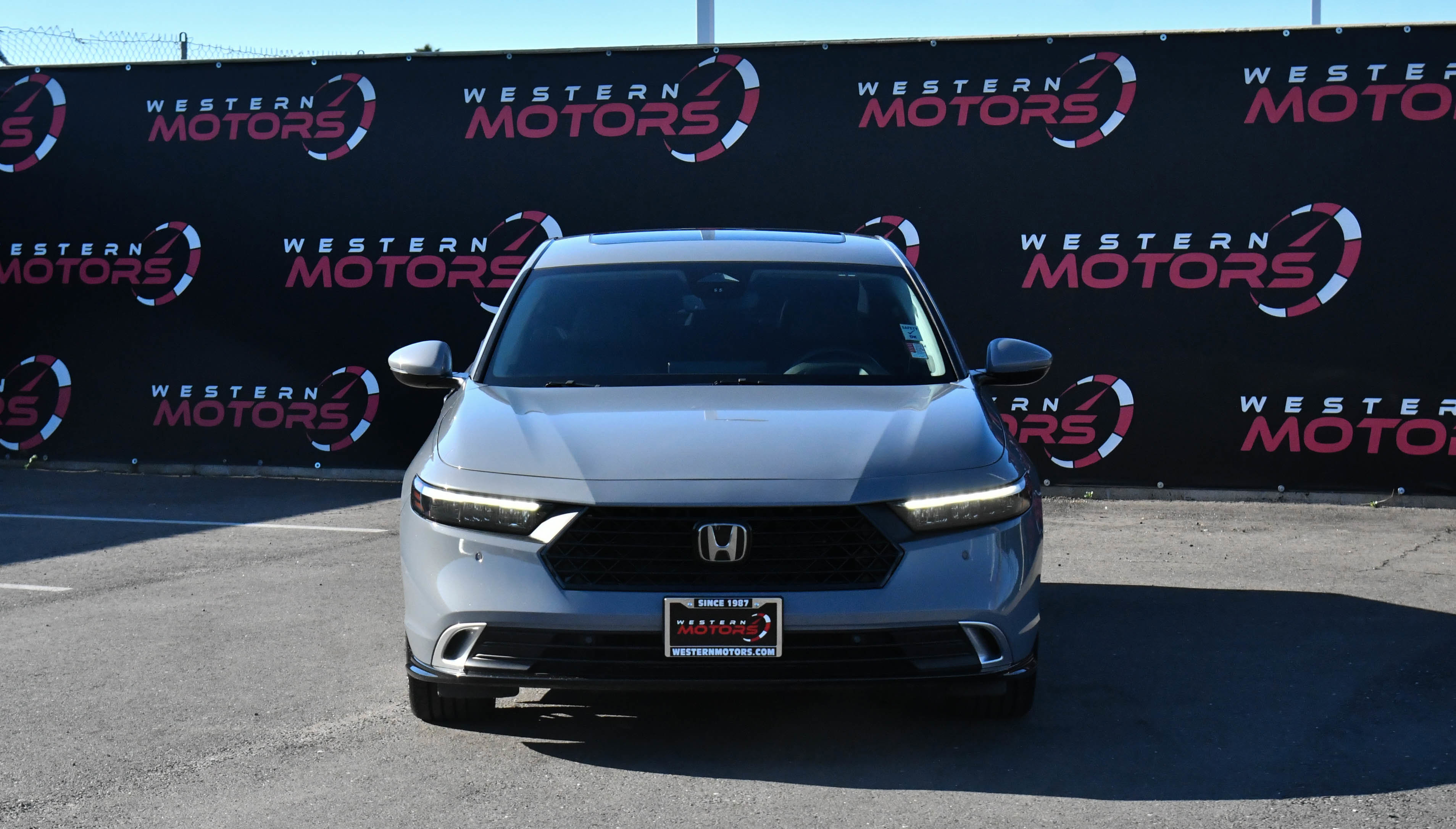 Used 2023 Honda Accord Touring image 2